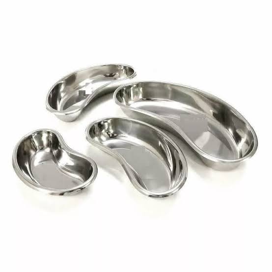 Holloware kidney tray set
